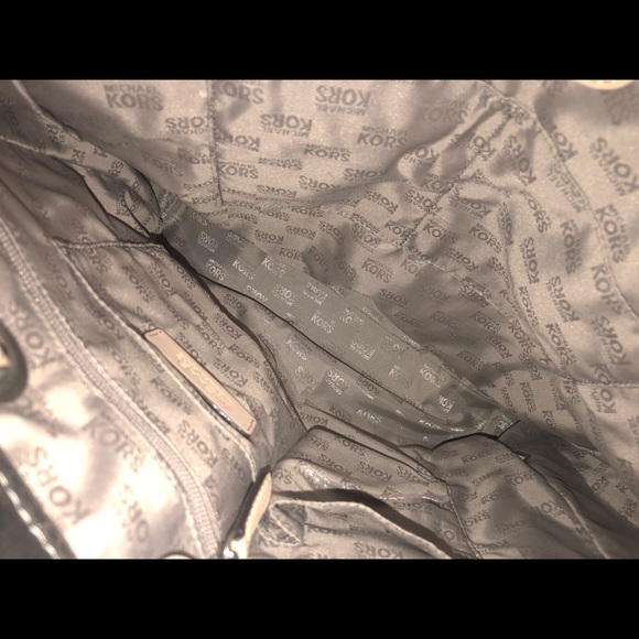Michael Kors purse - Picture 1 of 3
